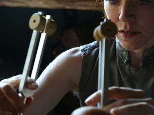 What Is a Sound Bath? A Guide to Sound Healing, Sound Baths, and Sound Therapy