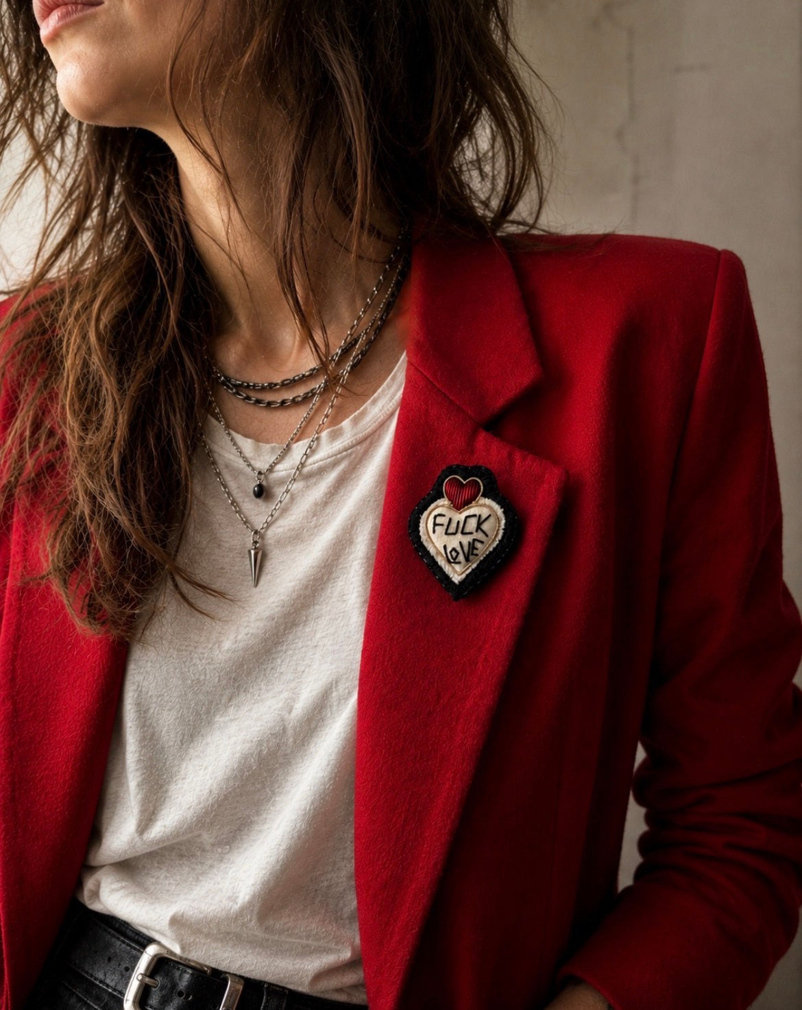 Broche brodée « Fuck Love » Collection Grigri – Atelier Kanine