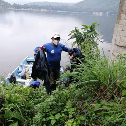 CONTAMINACIÓN CONTINÚA AHOGANDO AL LAGO DE AMATITLÁN