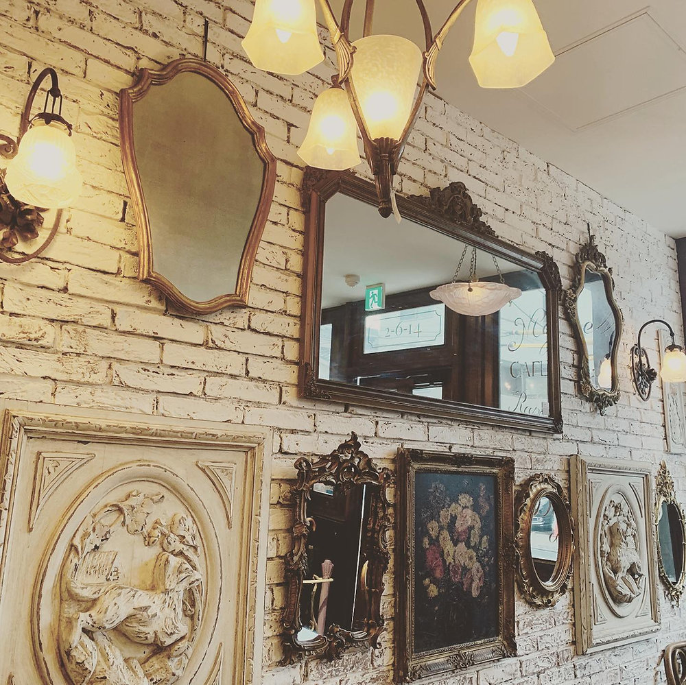 アンティークの壁飾り