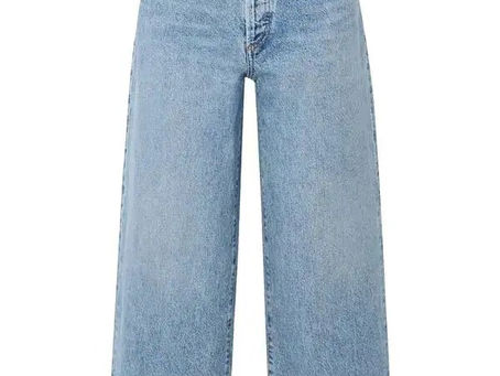 The Timeless Appeal of Goldsign Jeans