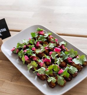 Kecskesajtos datolya falatok