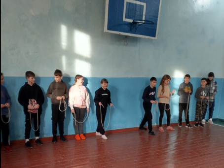 Юні туристи гуртка "Спортивний туризм" провели туристсько-спортивні змагання приуроченні до 70-річчя утворення Черкаської області.