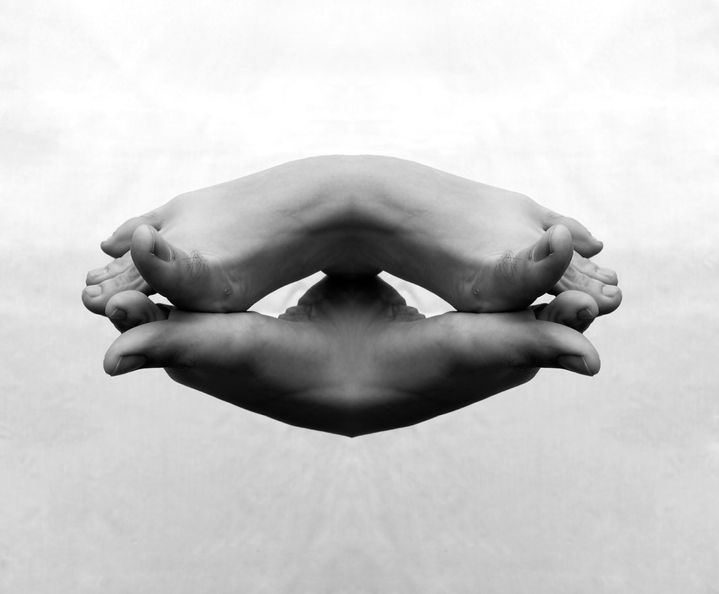 "Fragmentos II" · Serie "Plasticidades: Rompiendo lo binario" · Ana Domínguez · Fotografía digital · Junio 2023 · 3456 x 4180 píxeles