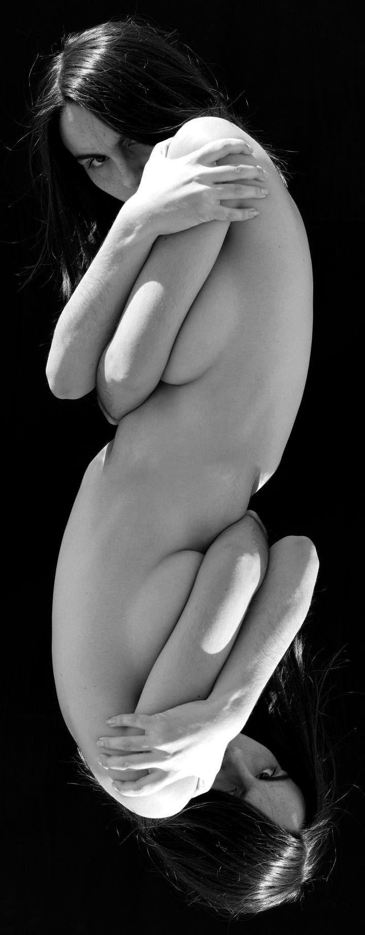 "Duplicidades I" · Serie "Plasticidades: Rompiendo lo binario" · Ana Domínguez · Fotografía digital · Abril 2023 · 3657 x 7902 píxeles