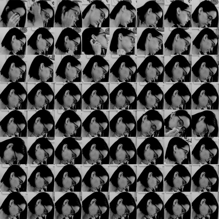"Multiplicidad cotidiana III" · Serie "Identidad fragmentada" · Ana Domínguez · Fotografía digital · Noviembre 2021 - Enero 2022 · 3508x3508 píxeles