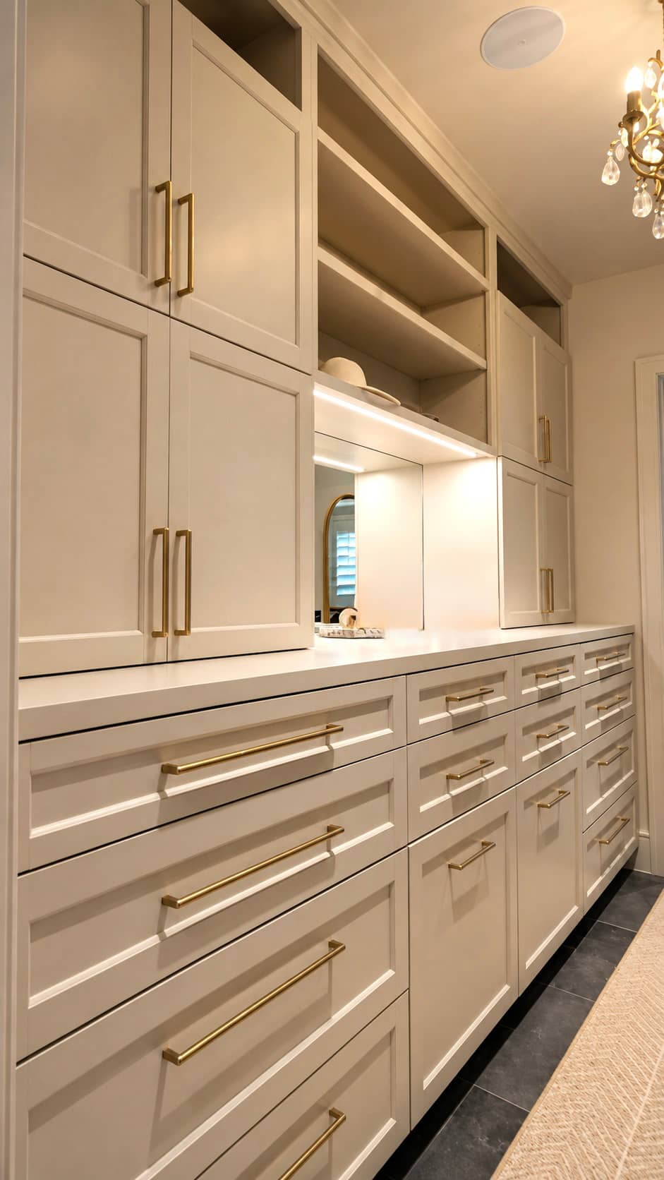 Closet.JPG (1).jpg