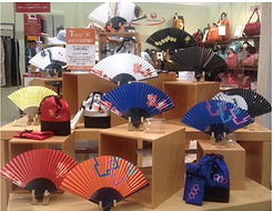 イオン店頭扇子.png