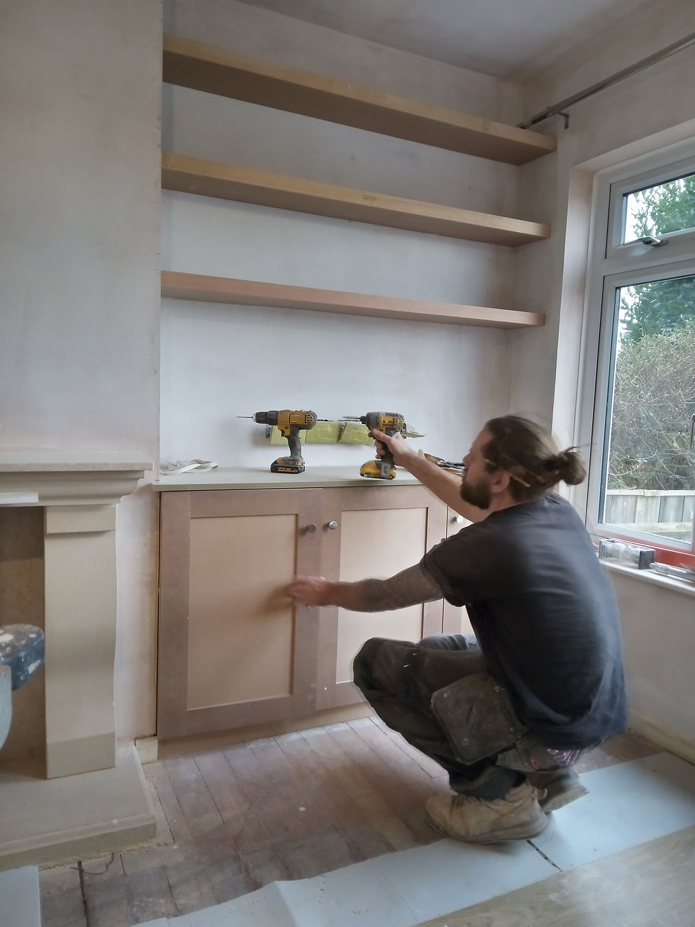 Alcove cupboard - Purlewent drive