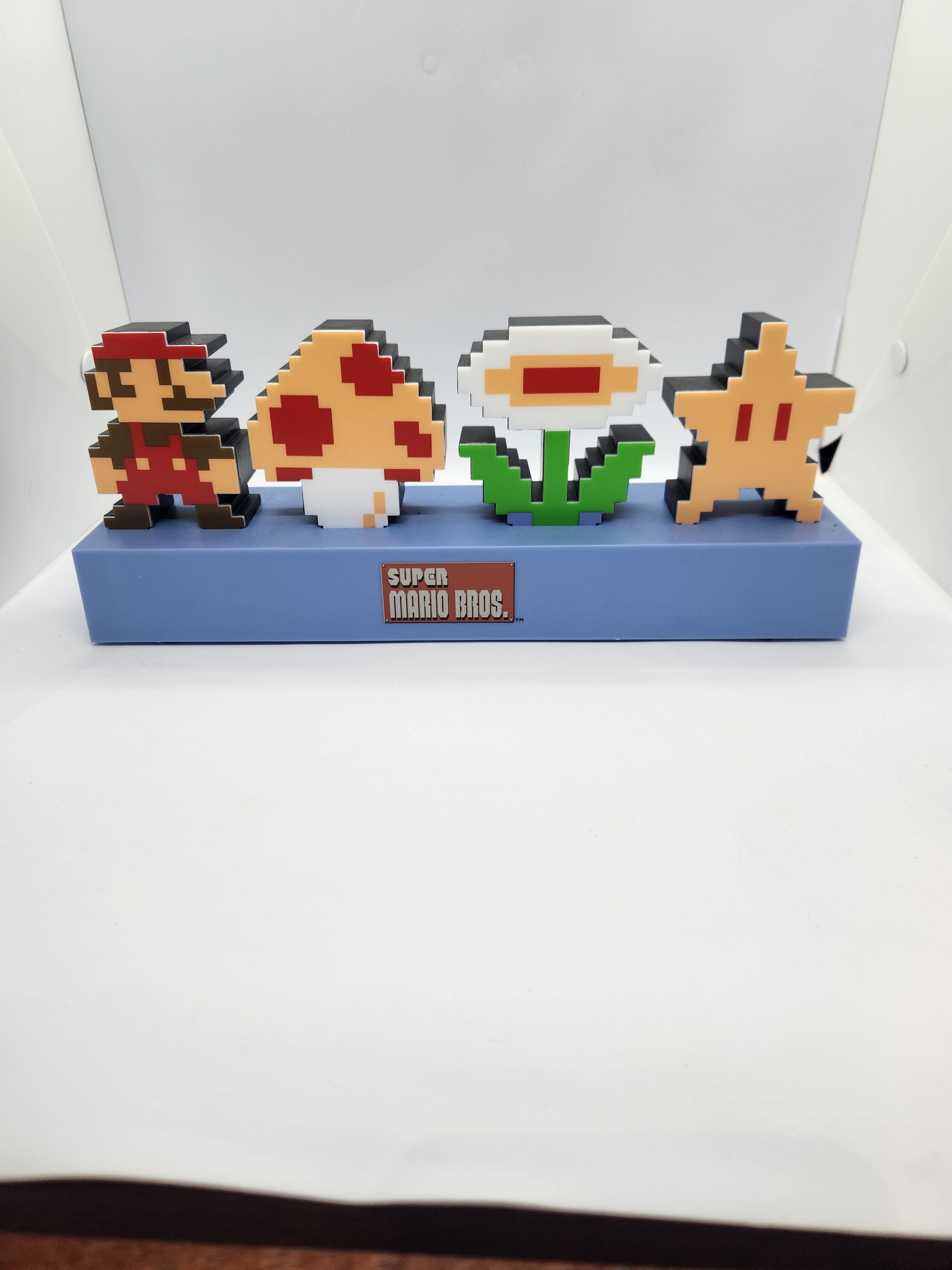 Super Mario Bros Icons Paladone Light