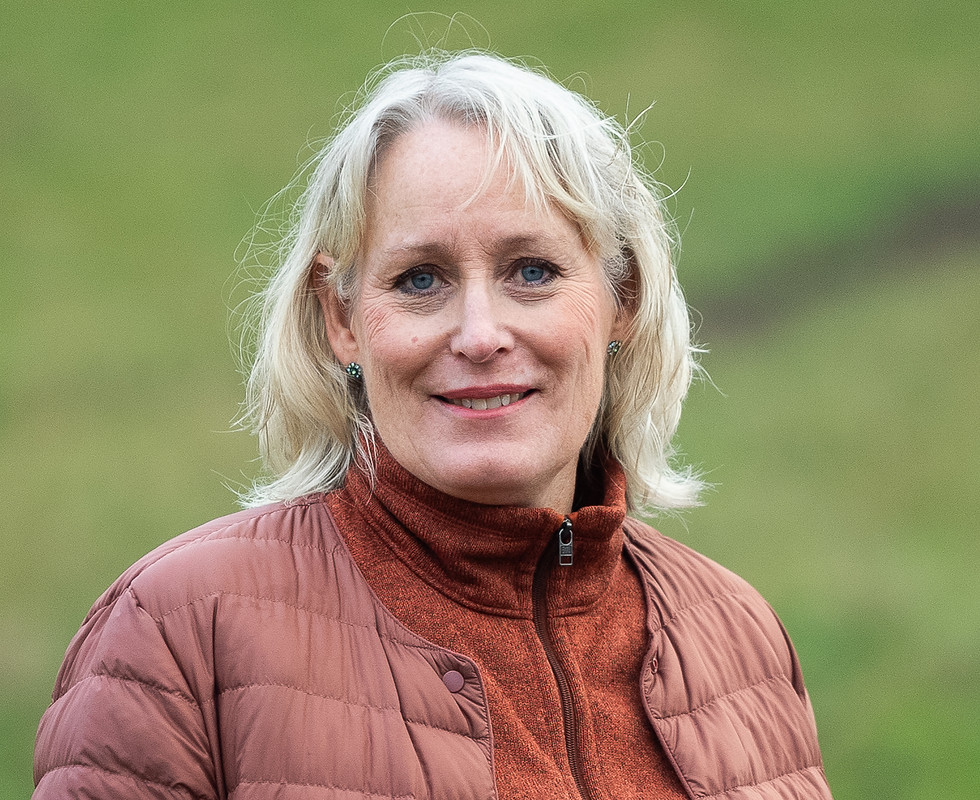 DSC00170 Erika porträtt ute 1.jpg