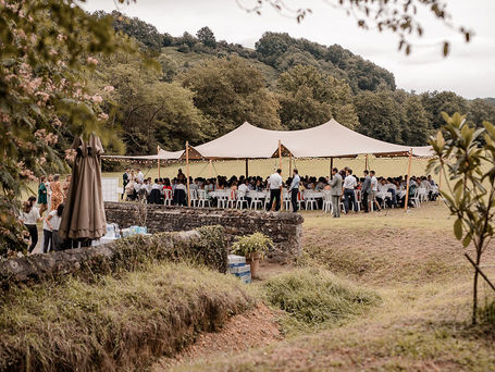 Le guide complet du mariage en extérieur.