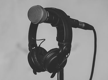 mic-1867121_1920.jpg