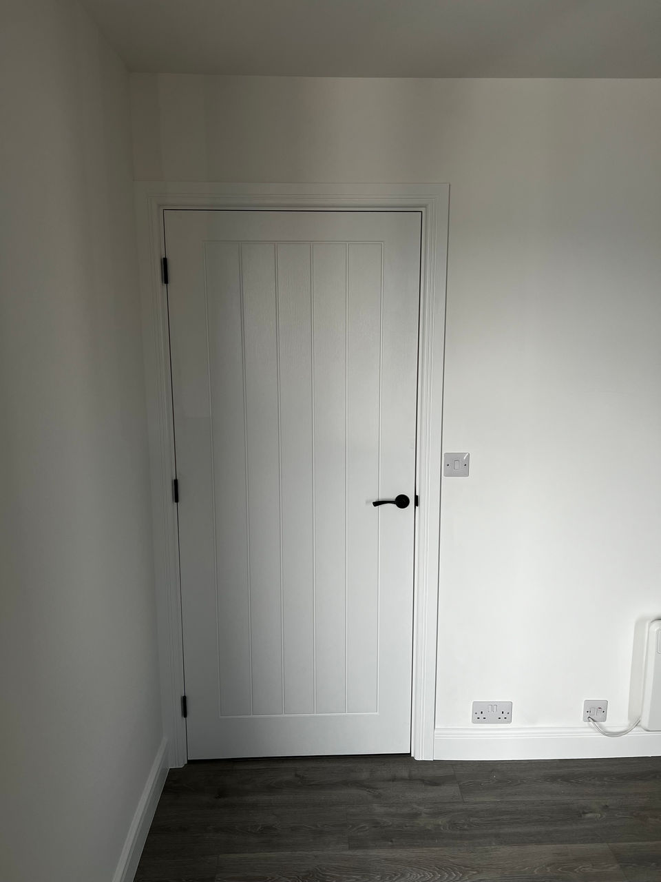 New Door Doorway Skirting Skirtings Paint Flooring Door Handles Handle Lock Latch Hinges Architraves Frame Lining Wood Work Plaster 4 Woods