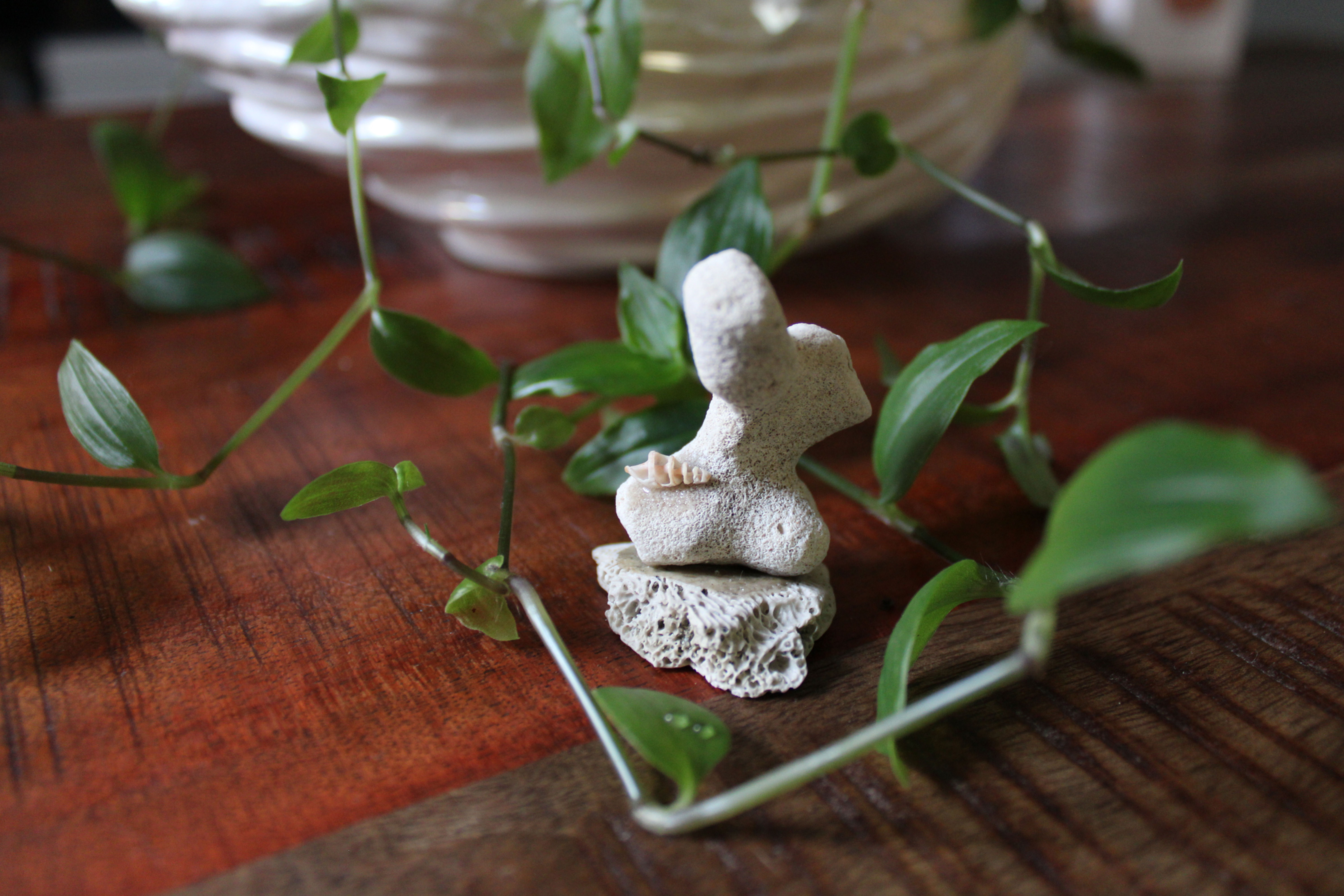 Drift Coral Ring Rest