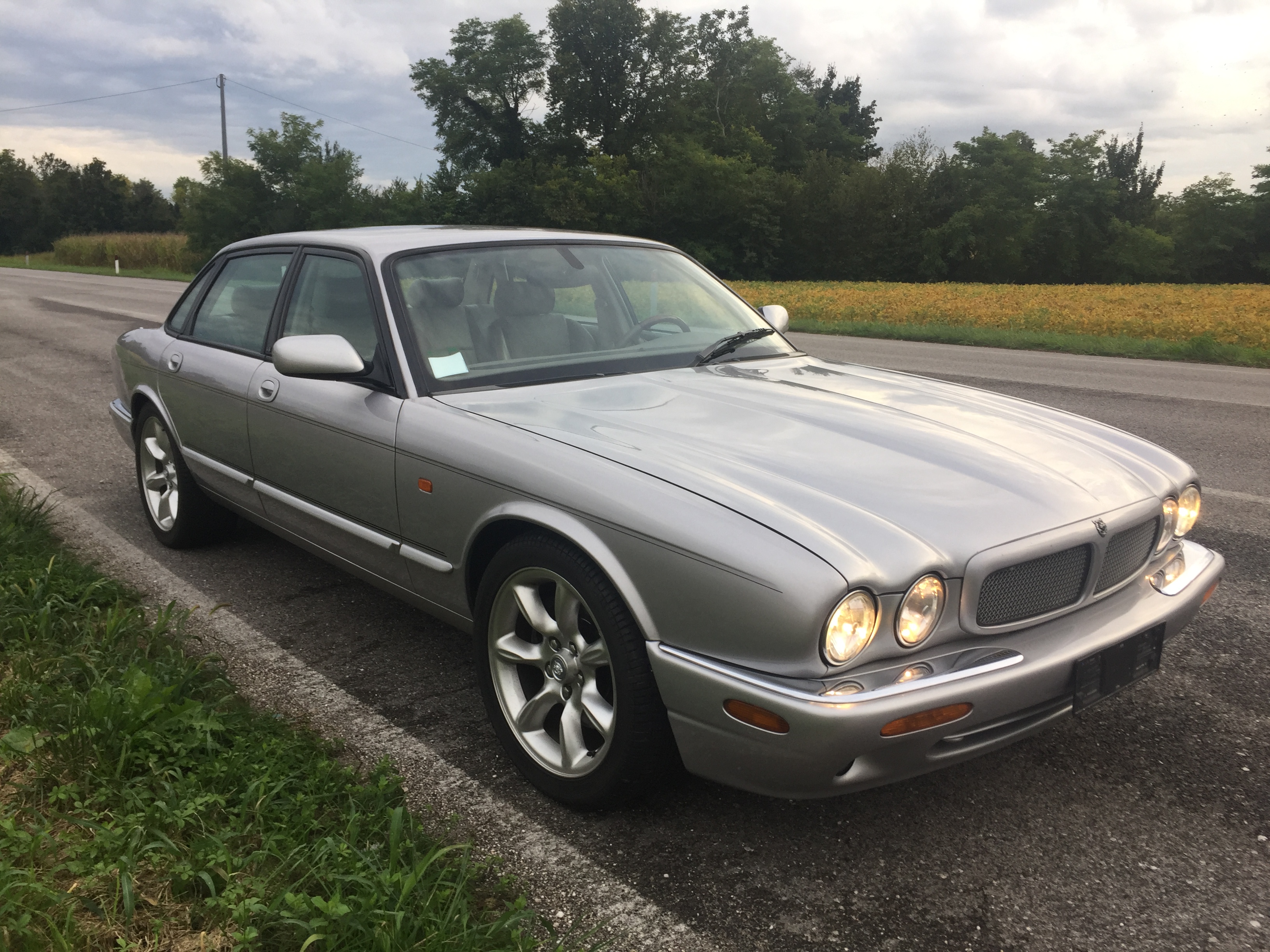 JAGUAR XJR SUPERCHARGED 4,0