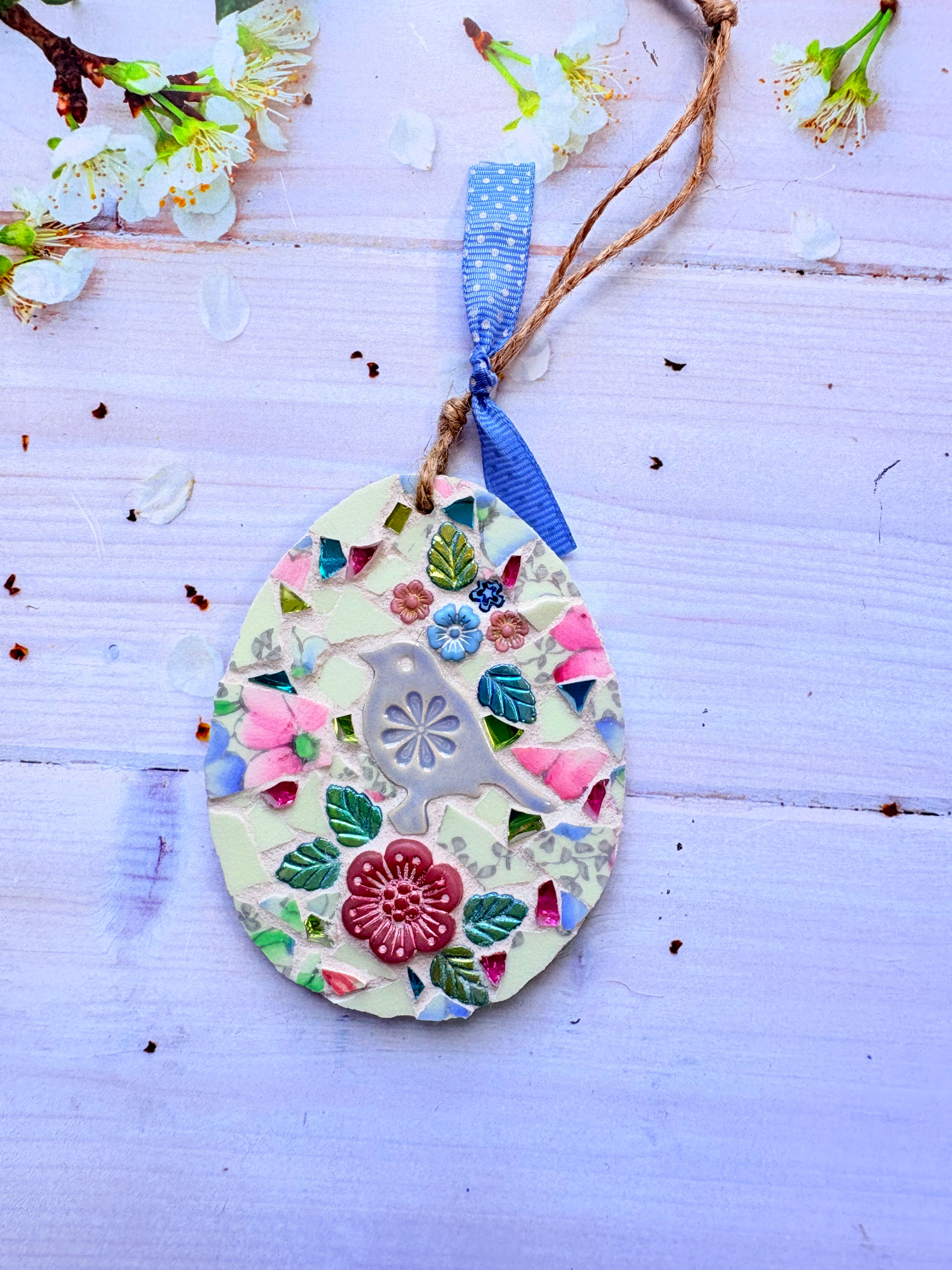 Indoor Mosaic: Medium Vintage Egg