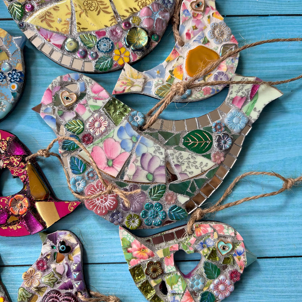 Thumbnail: Indoor  Mosaic: Mini Heart Bird