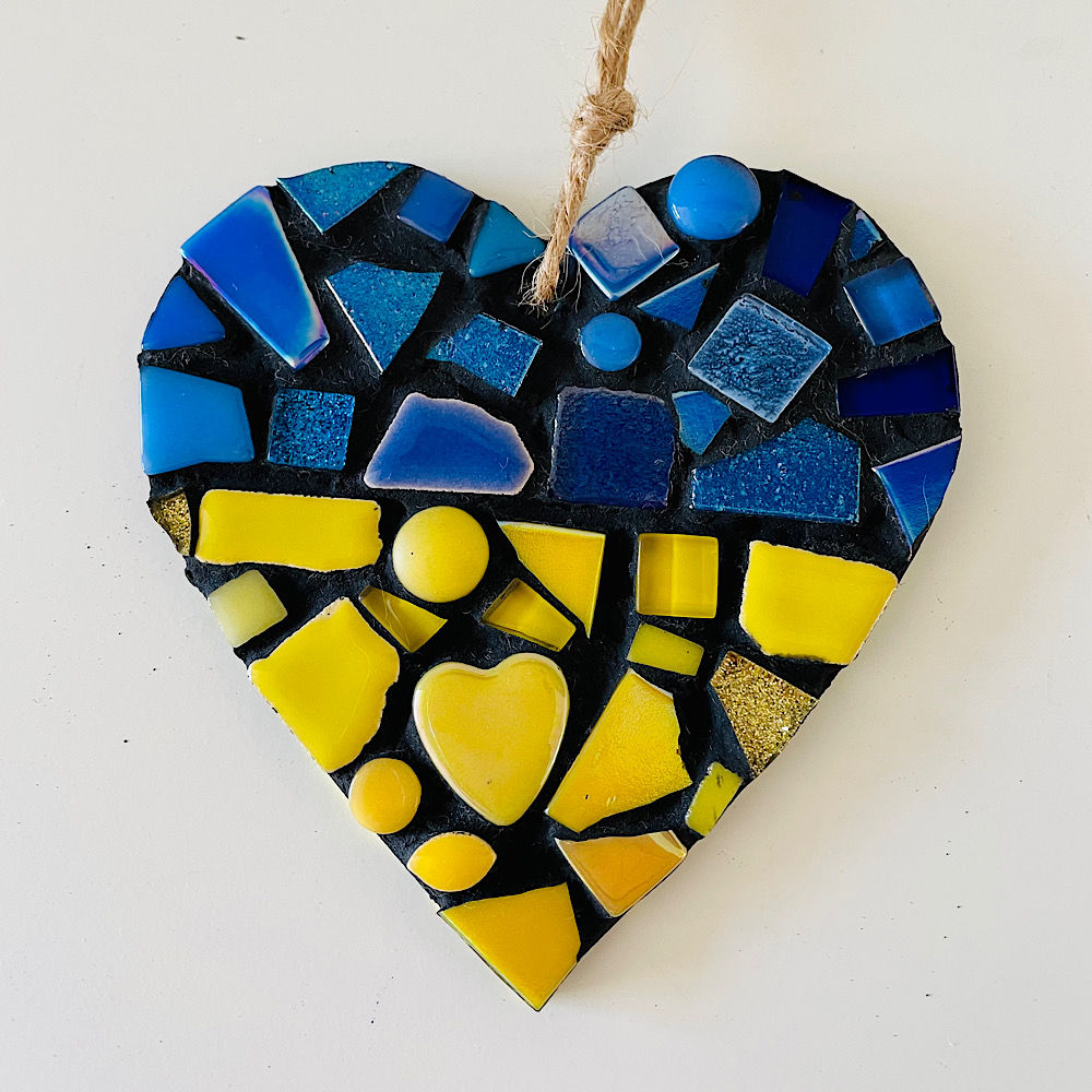 We Stand with Ukraine Heart 21 (total price is £20 see description)