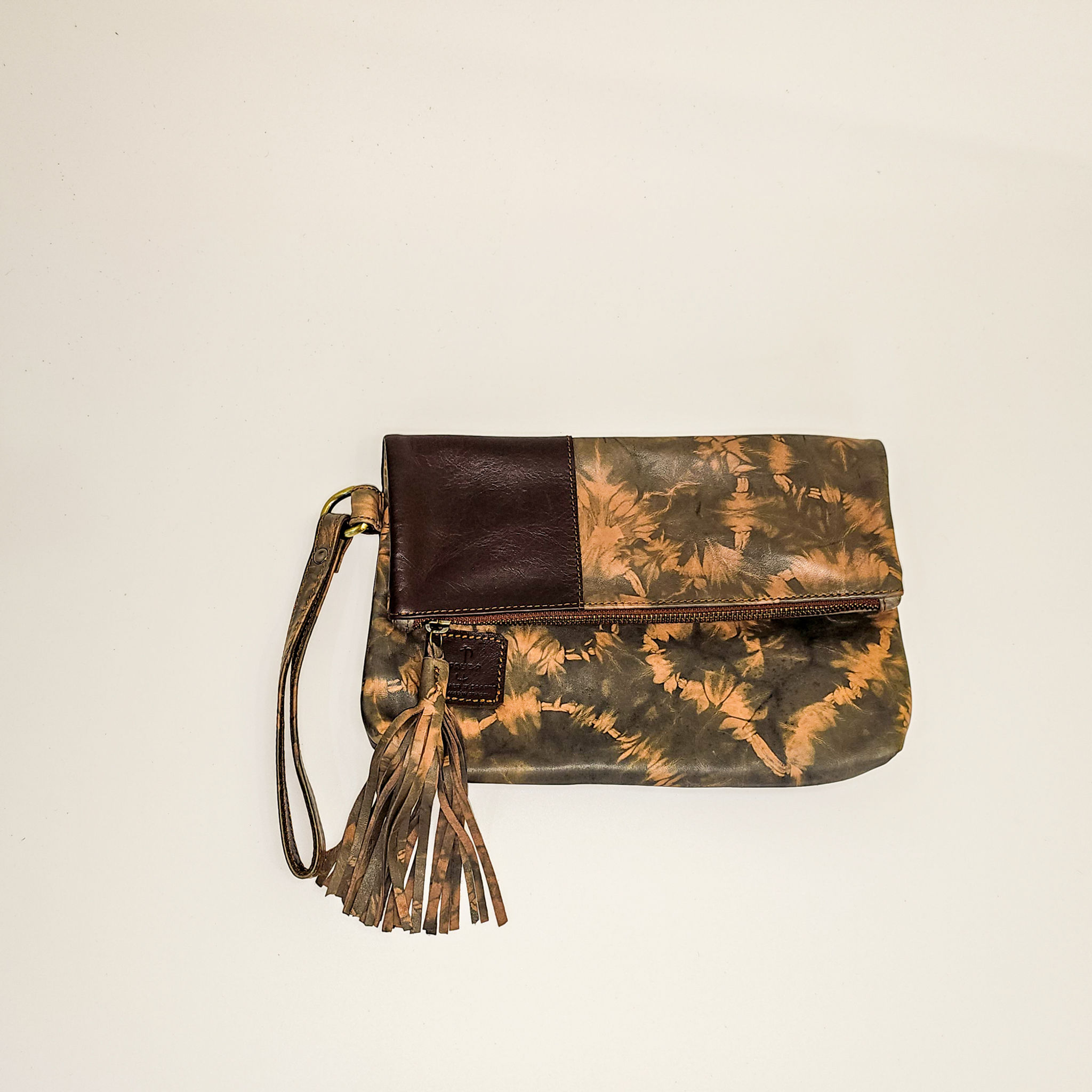 Degese clutch/wristlet
