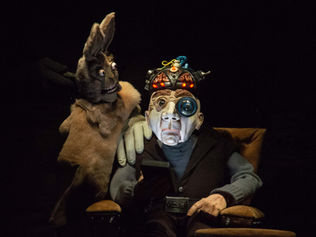 西班牙出奇偶劇團《點擊得永生》打造復古全新浮士德 歌劇院上演