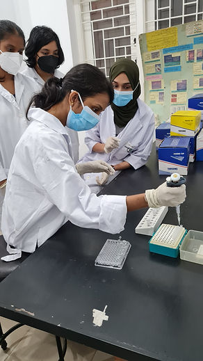 Student hands-on experience at Genetech Molecular Biology Courses, Internships and training programmes