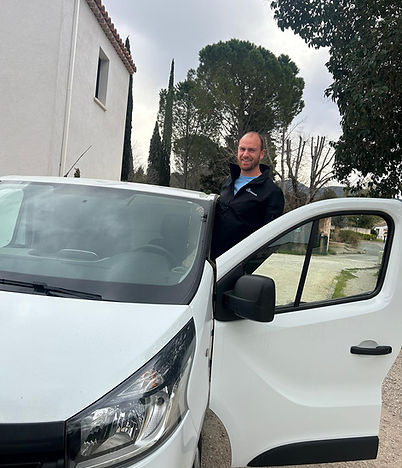ben sur le camion.jpg