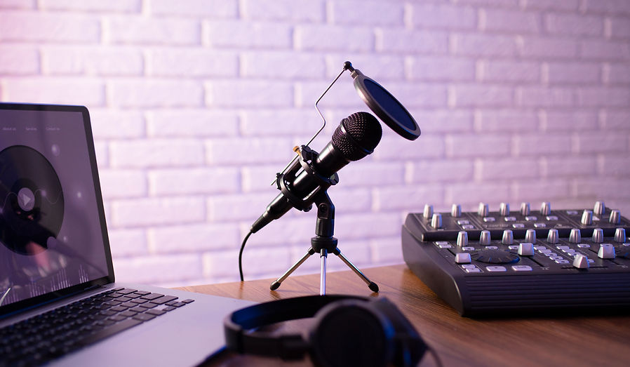 creating-pop-music-concept-with-microphone.jpg