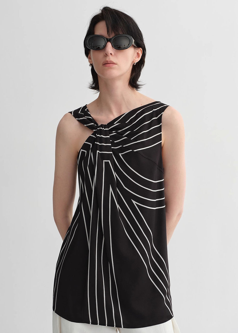 Miniatura: Elastic Silk Twisted Collar Original Geometric Print Slim Fit Sleeveless Vest