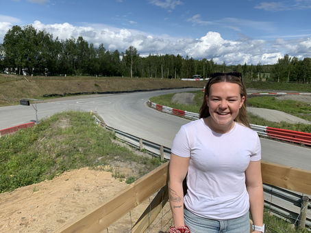 Full gass og fullt hus: Klar for damelandsfinale i bilcross