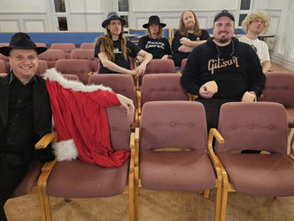 Med kjole, kødd og Vazelina i blodet: Harry Hoovers er klare for jul