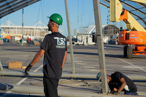 Serviço de Carregadores para eventos, especializada em montagem e desmontagem, desde infraestrutura, cenografia, mobiliário, alimentos, bebidas, som e luz.