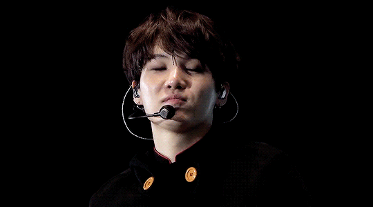 Kpop the big three YG SM JYP Bighit BTS Bangtan DSP Suga Min Yoongi pointing cute hd gif