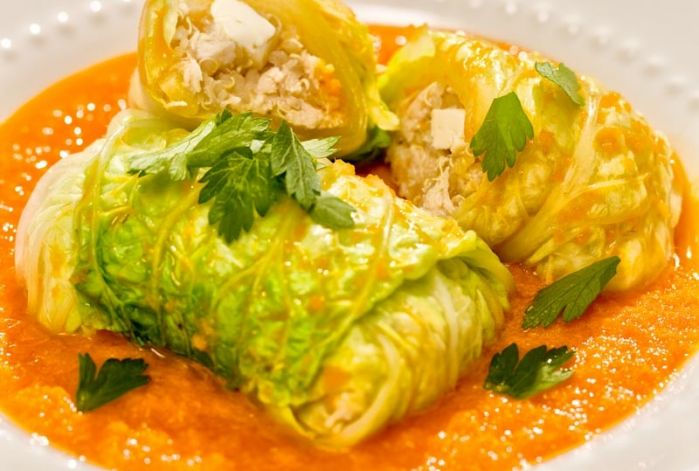 Acelga recheada com frango, quinoa e palmito ao molho sugo
Ingredientes
