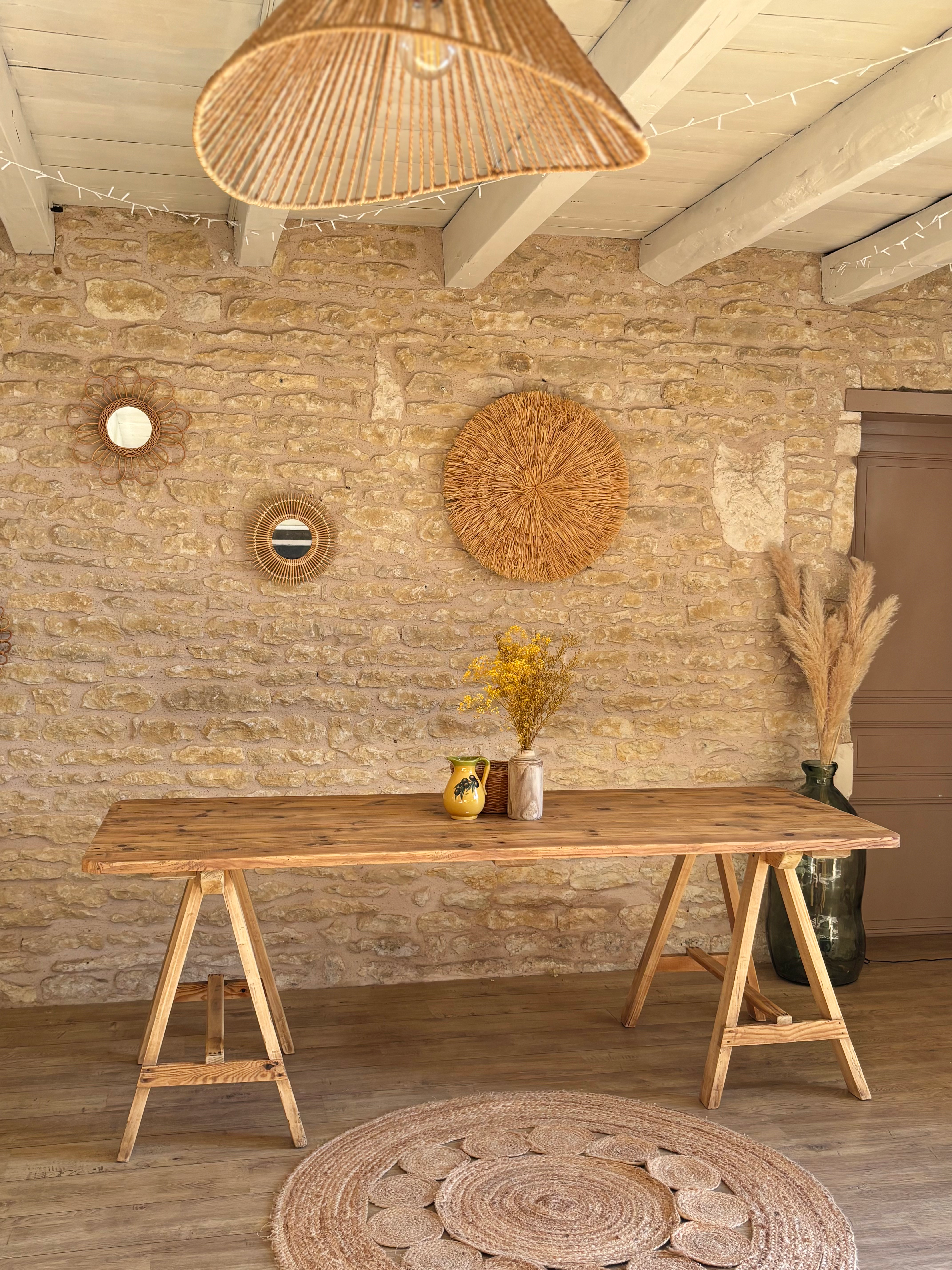 Charlotte, la table à tréteaux