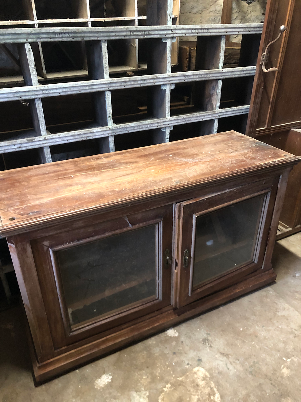 Miniature : Vitrine suzie