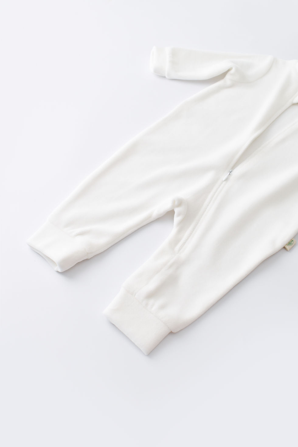 Küçük resim: Velvet Zippered Romper