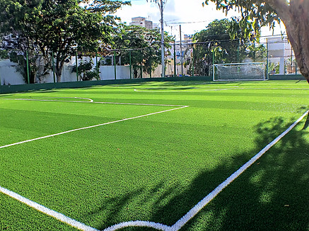 Césped sintético Grasspro Multisport en cancha de fútbol en Santo Domingo
