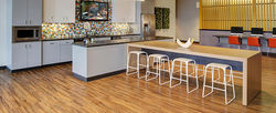 Piso de vinil Shaw Contract madera