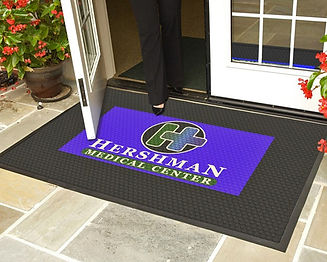 Alfombra de caucho con logo 4.jpeg