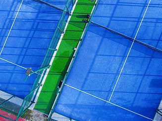 Césped artificial Grasspro DrivePro en complejo de canchas de pádel