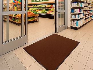 Alfombra Supermat Aqua Plus MW en entrada de supermercado