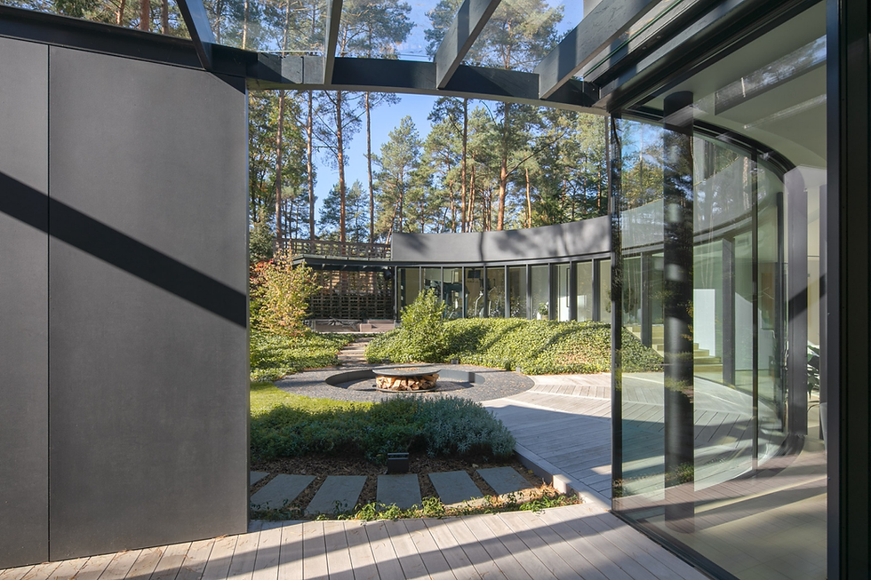 KHI ÁNH SÁNG DẪN LỐI CHO NHỮNG ĐƯỜNG CONG CỦA HỆ THỐNG