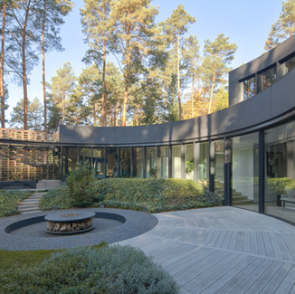 KHI ÁNH SÁNG DẪN LỐI CHO NHỮNG ĐƯỜNG CONG CỦA HỆ THỐNG