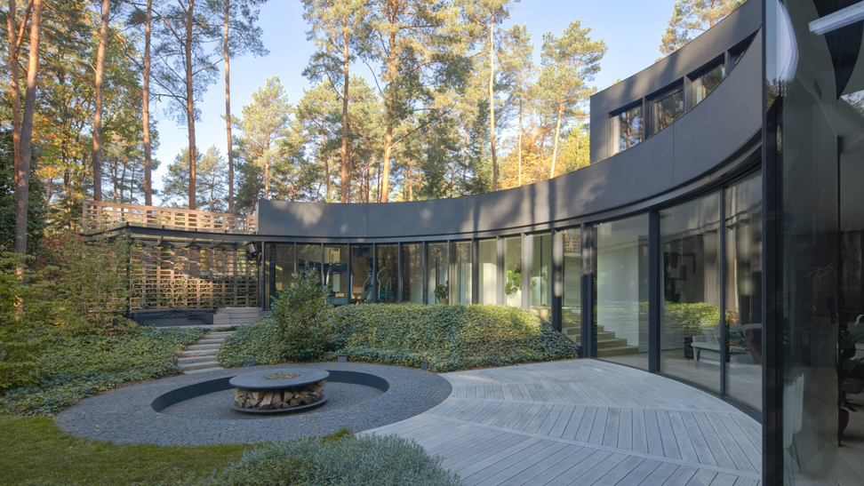 KHI ÁNH SÁNG DẪN LỐI CHO NHỮNG ĐƯỜNG CONG CỦA HỆ THỐNG