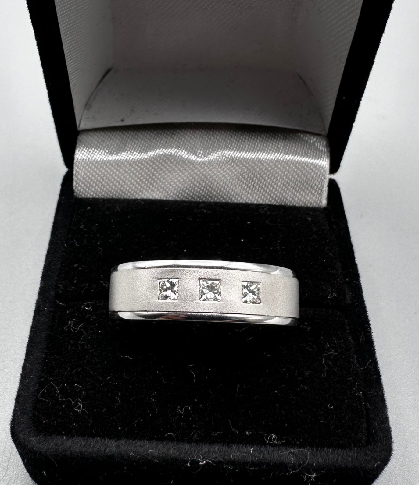 14k White Gold Men's Diamond Ring