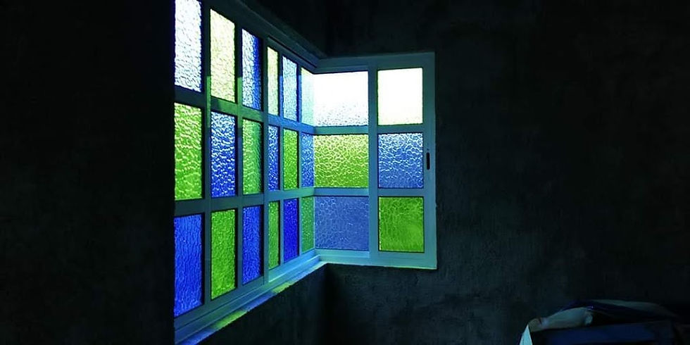 Miniatura: ventana en escuadra