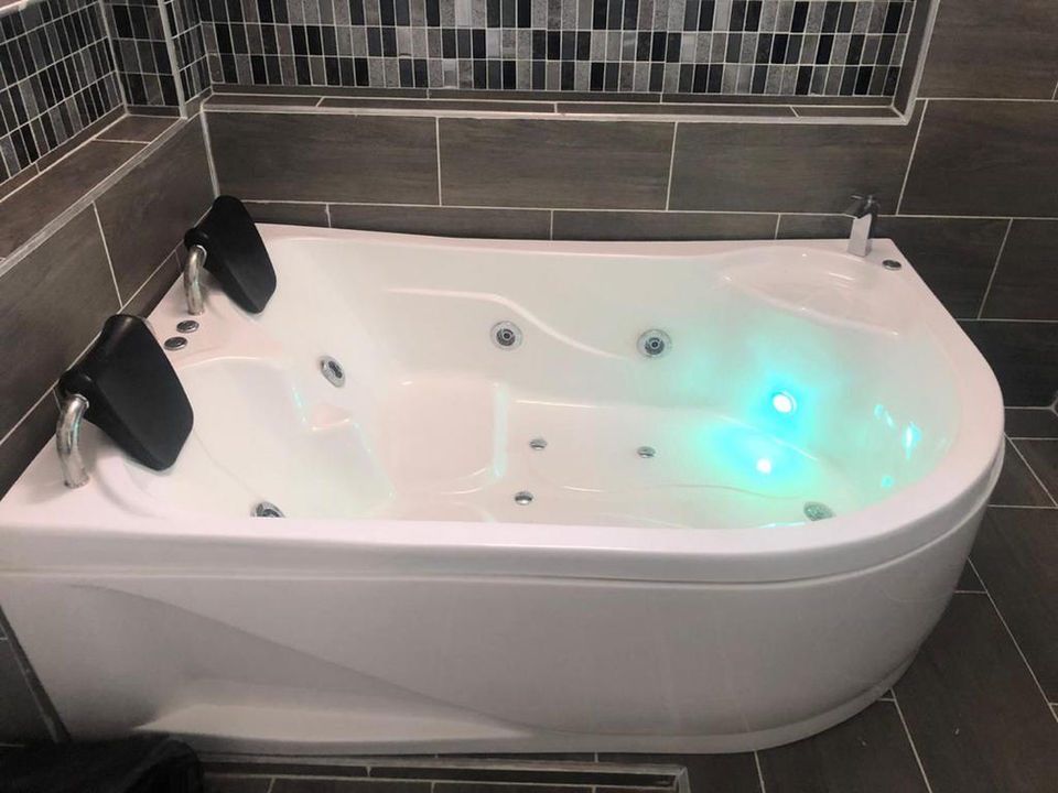 JACUZZI 2 P. CON FALDON