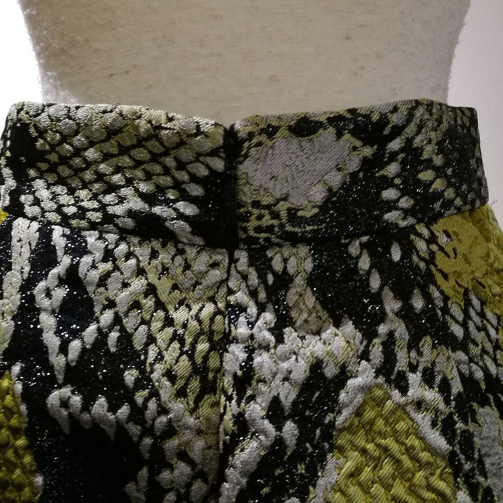 サムネイル： グッチ スカート パイソン柄 320652 グリーン系×黒