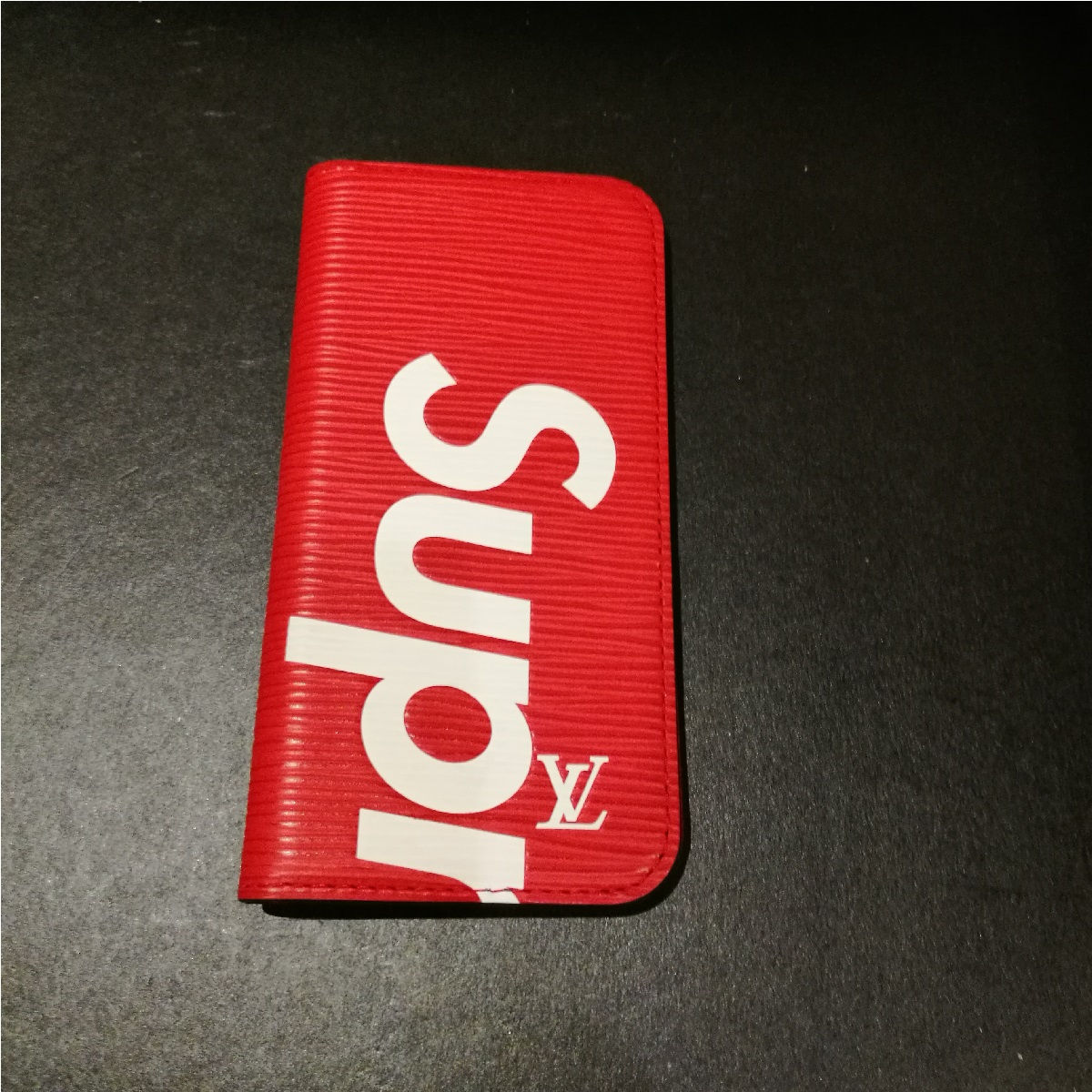 ルイ ヴィトン シュプリーム LOUIS VUITTON Supreme エピ フォリオ iPhone7 ケース M67757